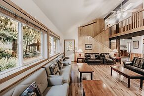 Mt Baker Lodging Cabin 3 is a Very Large Cabin on Acreage