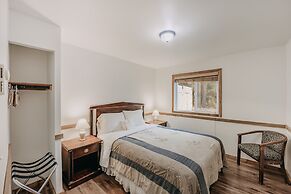 Mt Baker Lodging Cabin 3 is a Very Large Cabin on Acreage