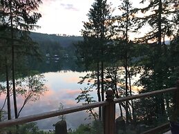 Silver Lake #7 - Unsurpassed Lakefront Views From This Spectacular Pet