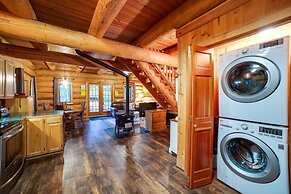 Snowline Cabin 10 - Log Cabin at its Best Free Wi-fi
