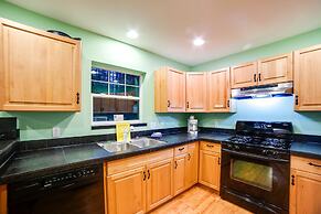 Glacier Springs Cabin 12 - Pet Friendly, Wifi, AC, Sleeps 4