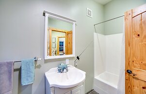 Glacier Springs Cabin 12 - Pet Friendly, Wifi, AC, Sleeps 4