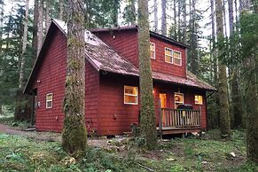 Glacier Springs Cabin #12 - With a Covered Porch Sweet!