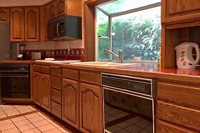 Snowline Cabin 13 - An Architectural Gem Pet Friendly With Wi-fi