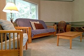 Snowline Cabin 13 - An Architectural Gem Pet Friendly With Wi-fi