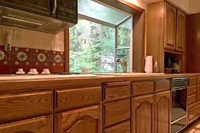Snowline Cabin 13 - An Architectural Gem Pet Friendly With Wi-fi
