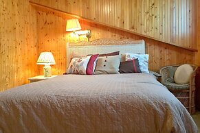Snowline Cabin 13 - An Architectural Gem Pet Friendly With Wi-fi