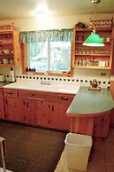 Mt. Baker Rim Cabin #32 - A Cute, Private, 2-story Family Cabin!