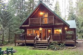 Mt. Baker Rim Cabin #32 - A Cute, Private, 2-story Family Cabin!