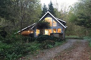 Glacier Springs Cabin 39 A Contemporary Cabin Thats Pet-friendly Now h