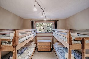 Snowater Condo 41 - A Spacious Condo With Private Sauna Wifi and a Soa