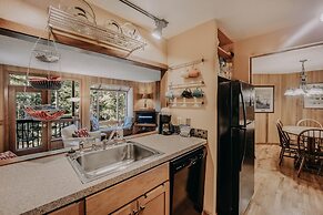 Snowater Condo 41 - A Spacious Condo With Private Sauna Wifi and a Soa