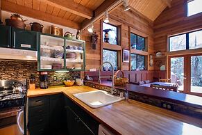 Mt Baker Rim Cabin 44 - A Cozy Rustic Cabin With Modern Charm