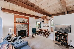 Mt Baker Lodging - Cabin 67 - Private 2-story Cabin With a Private hot
