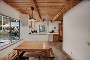 Mt Baker Lodging - Cabin 67 - Private 2-story Cabin With a Private hot