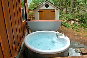 Glacier Springs Cabin #bedrooms, 2 Baths - hot Tub! Pet Friendly!