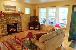 Glacier Springs Cabin #bedrooms, 2 Baths - hot Tub! Pet Friendly!