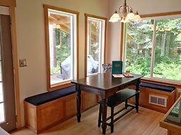 Mt Baker Rim Cabin 99 - Charming Cabin With a hot Tub, Wi-fi, Pet Frie