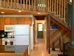Mt Baker Rim Cabin 99 - Charming Cabin With a hot Tub, Wi-fi, Pet Frie