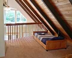 Mt Baker Rim Cabin 99 - Charming Cabin With a hot Tub, Wi-fi, Pet Frie