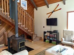 Mt Baker Rim Cabin 99 - Charming Cabin With a hot Tub, Wi-fi, Pet Frie