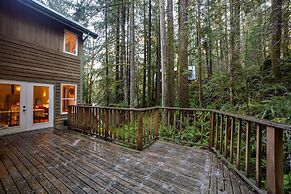 Snowline Cabin #51 - Executive Style Vacation Home That Sleeps 8!