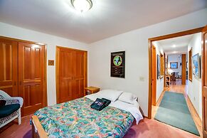 Snowline Cabin #51 - Executive Style Vacation Home That Sleeps 8!