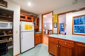 Snowline Cabin #51 - Executive Style Vacation Home That Sleeps 8!