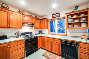 Snowline Cabin #51 - Executive Style Vacation Home That Sleeps 8!