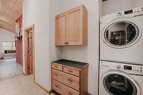 Glacier Springs Cabin #60 The Family Time Cabin!