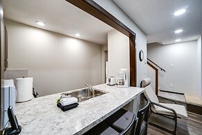 Snowater Condo #story Condo - Sleeps 4 - Close to Community Amenities!