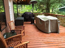 Snowline Cabin #98 A pet Friendly Cabin With a Wood Stove, hot tub and