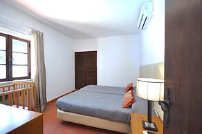 Perfect Retreat Overlooking Pinhal Golf Course, Private Pool, Off-stre
