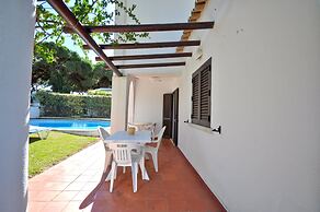 Perfect Retreat Overlooking Pinhal Golf Course, Private Pool, Off-stre