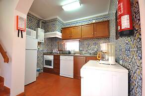 Perfect Retreat Overlooking Pinhal Golf Course, Private Pool, Off-stre