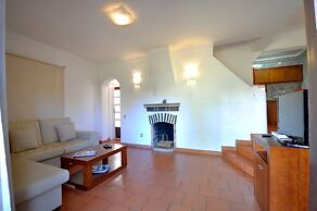 Perfect Retreat Overlooking Pinhal Golf Course, Private Pool, Off-stre