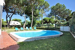 Perfect Retreat Overlooking Pinhal Golf Course, Private Pool, Off-stre