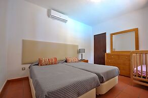 Perfect Retreat Overlooking Pinhal Golf Course, Private Pool, Off-stre