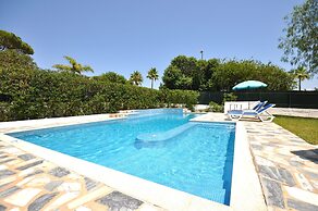 Delightful Single-storey Villa, Private Pool, Free air Conditioning an