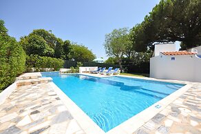 Delightful Single-storey Villa, Private Pool, Free air Conditioning an