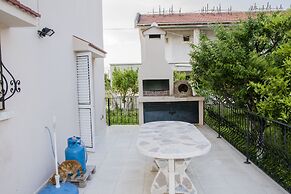 Fruit Tree Villa 3 Double Bedrooms With Spectacular Mountain Sea View