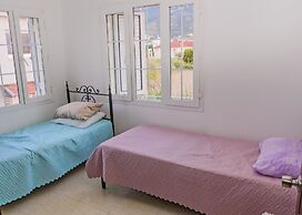 Fruit Tree Villa 3 Double Bedrooms With Spectacular Mountain Sea View