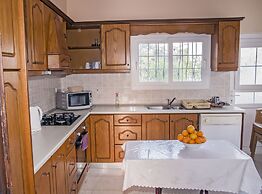 Fruit Tree Villa 3 Double Bedrooms With Spectacular Mountain Sea View