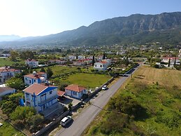 Pomegranate Cottage 1 Double Bedroom With Spectacular Mountain Sea Vie