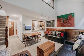 Snowater Condo #57 - A Great 2-story Family Condo That Sleeps 6!