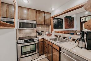 Snowater Condo #57 - A Great 2-story Family Condo That Sleeps 6!