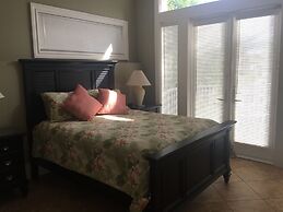 Beautiful Huge Marco Island Fl Waterfront Home- Great for Large Famili