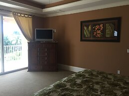 Beautiful Huge Marco Island Fl Waterfront Home- Great for Large Famili