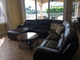 Beautiful Huge Marco Island Fl Waterfront Home- Great for Large Famili