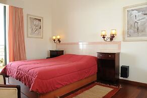 An Uninterrupted 180º Overlooking the Atlantic Ocean